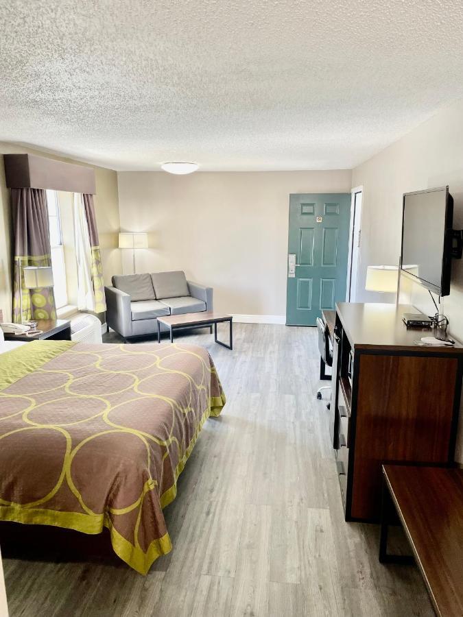 Super 8 By Wyndham Bay St. Louis Motel Eksteriør billede